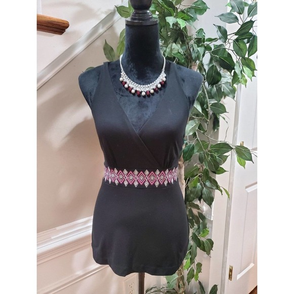 White House Black Market Embroidered Waist Band Ring Back Top Blouse Size Small - Picture 1 of 14